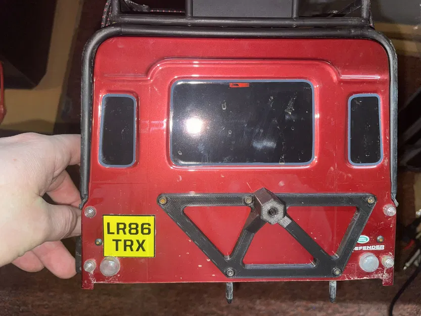 Giá Đỡ Lốp Dự Phòng Traxxas TRX4 Defender Được Thiết Kế Lại - Image 2