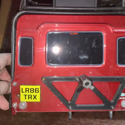 Giá Đỡ Lốp Dự Phòng Traxxas TRX4 Defender Được Thiết Kế Lại