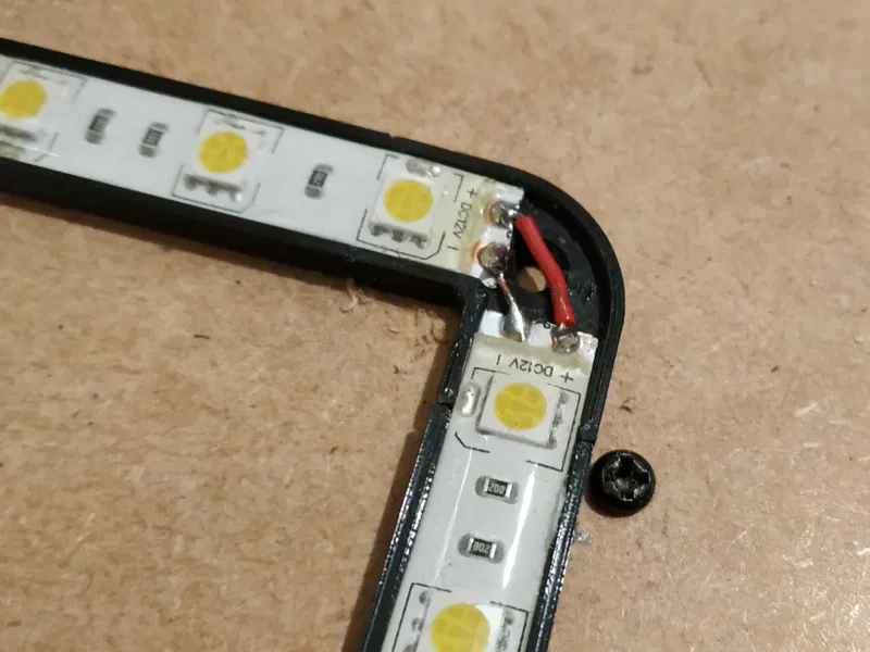 Kệ IKEA Lack - Giá đỡ đèn LED - Image 3