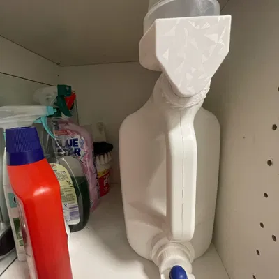 Giá giữ ly đựng nước giặt cho mọi loại nhãn hiệu