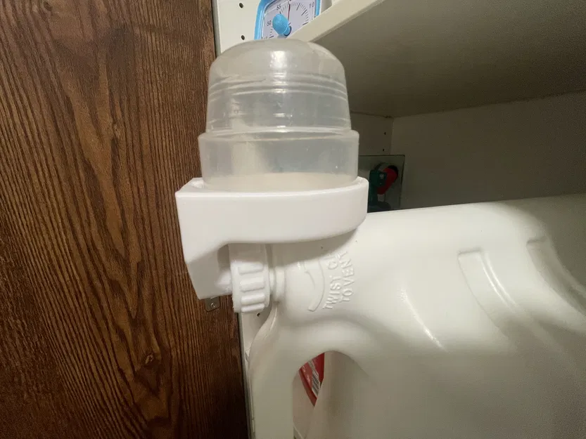 Giá giữ ly đựng nước giặt cho mọi loại nhãn hiệu - Image 4