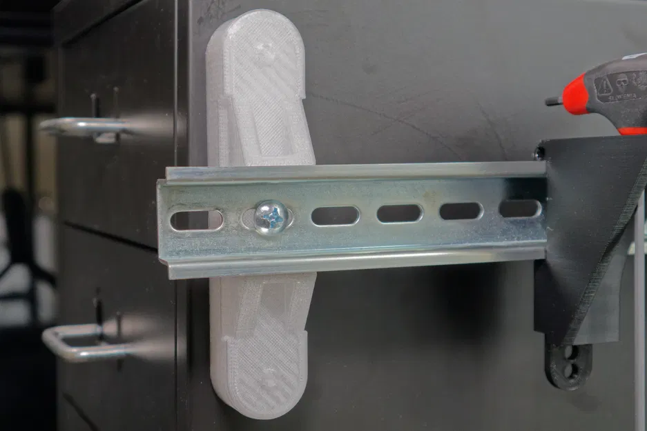 Giá Đỡ Din Rail Nam Châm - Image 1