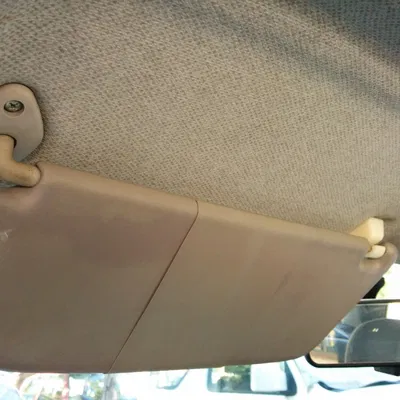 Móc Giữ Tấm Che Nắng Xe Opel (Vauxhall) Corsa B