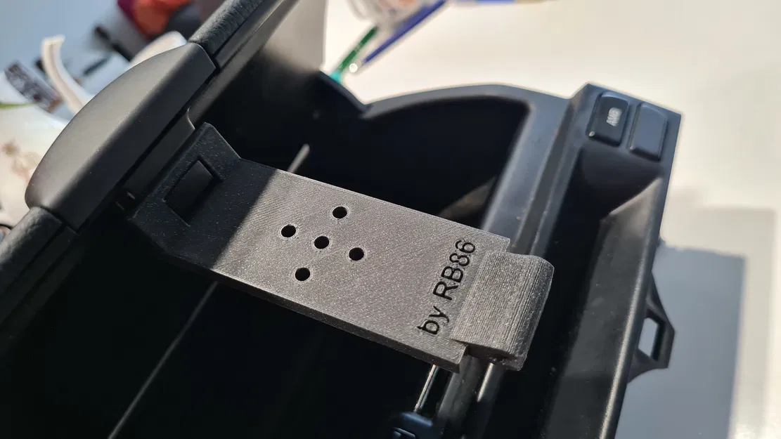 Đế Giữ Đồ Cho Mazda 6 GG - Image 4