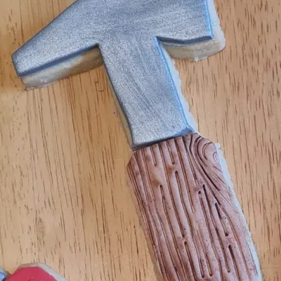 Khuôn Cắt Bánh Quy & Dập Hình Cây Búa Độc Đáo