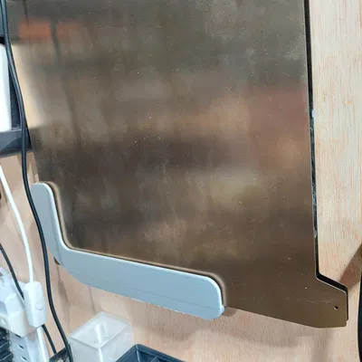 Thêm một cái giá đỡ tấm đế máy in nữa nè.