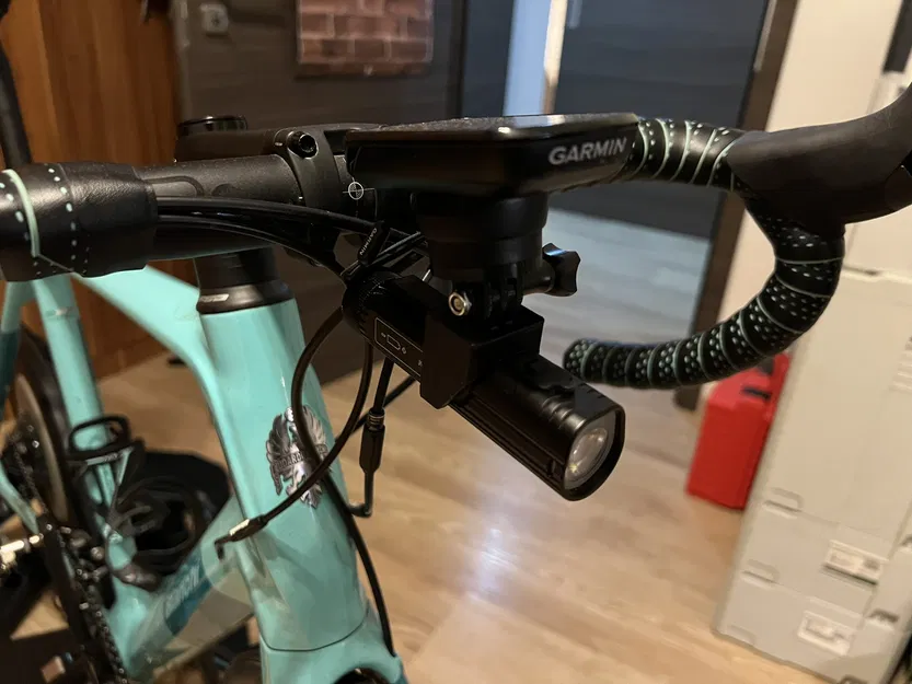 Pat Gắn Đèn Pin Fenix BC26R Cho Đế Garmin - Image 2