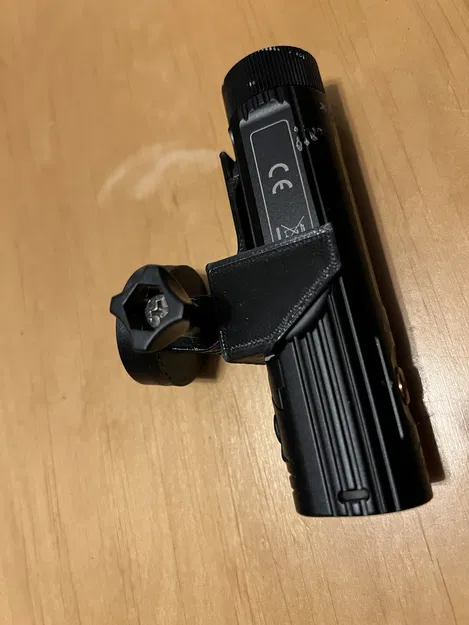 Pat Gắn Đèn Pin Fenix BC26R Cho Đế Garmin - Image 4