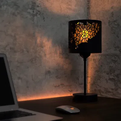 Chao đèn bàn họa tiết Voronoi