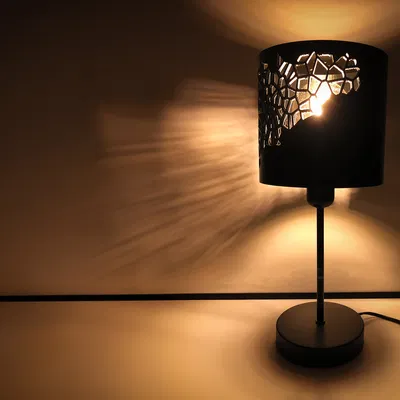 Chao đèn bàn họa tiết Voronoi