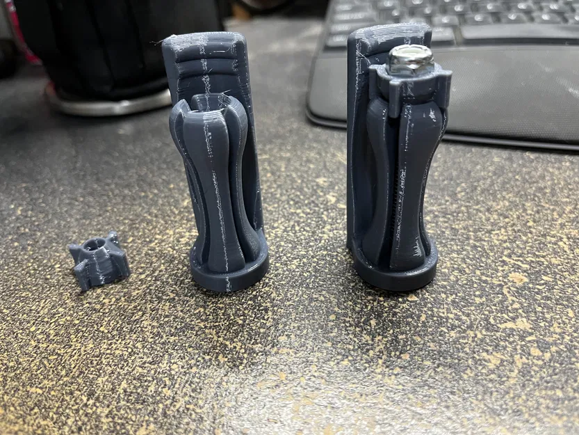 Nắp Bịt Ống Dẫn Nước Có Kẹp - Image 1