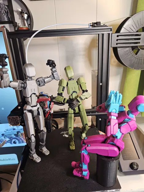 Hunky 13 (Biến thể Dummy 13) Khung xương đòn, ống chân và đùi lớn hơn. - Image 2