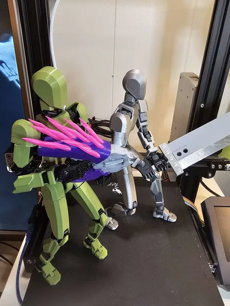 Hunky 13 (Biến thể Dummy 13) Khung xương đòn, ống chân và đùi lớn hơn. - Image 7