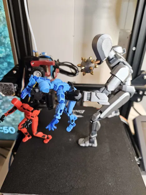 Hunky 13 (Biến thể Dummy 13) Khung xương đòn, ống chân và đùi lớn hơn. - Image 9