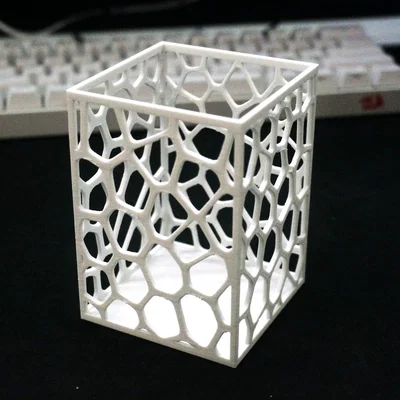Chân Cắm Bút Họa Tiết Voronoi