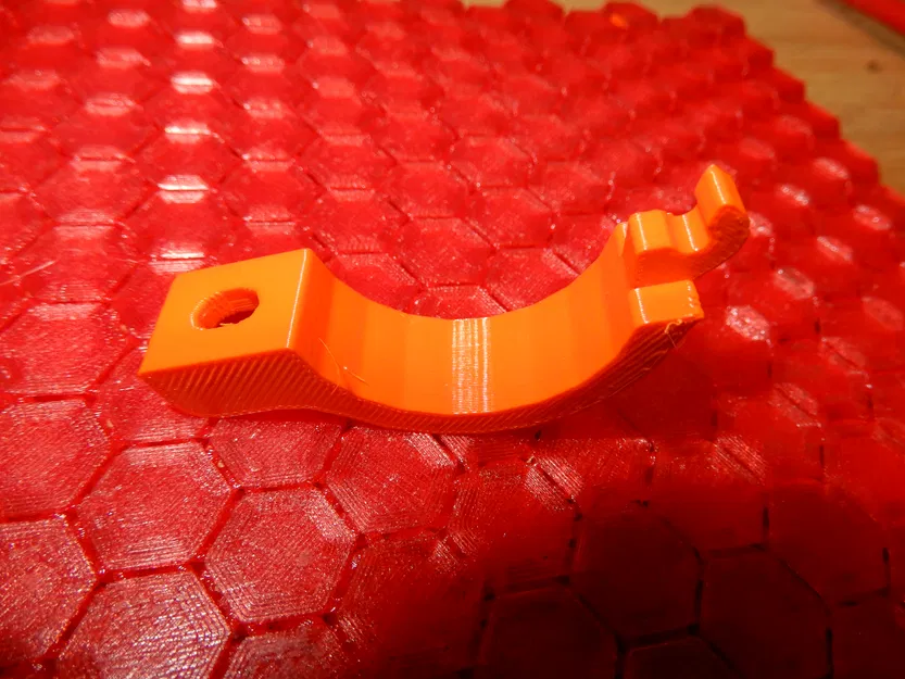 Giá đỡ điện thoại Celularline cho xe đạp - Image 3