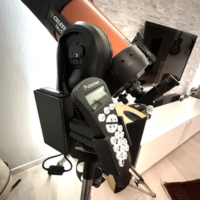 Giá đỡ pin và bộ điều khiển Celestron SE