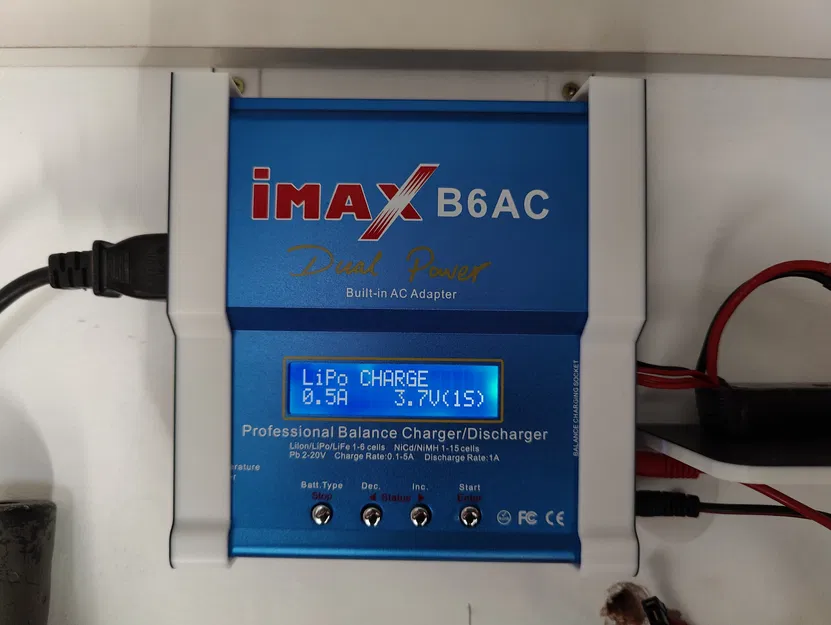 Giá Treo Tường Cho Sạc IMAX B6AC - Image 1