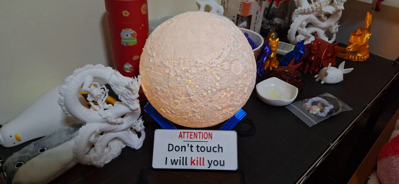 Biển Báo "Cấm Sờ" - Image 2