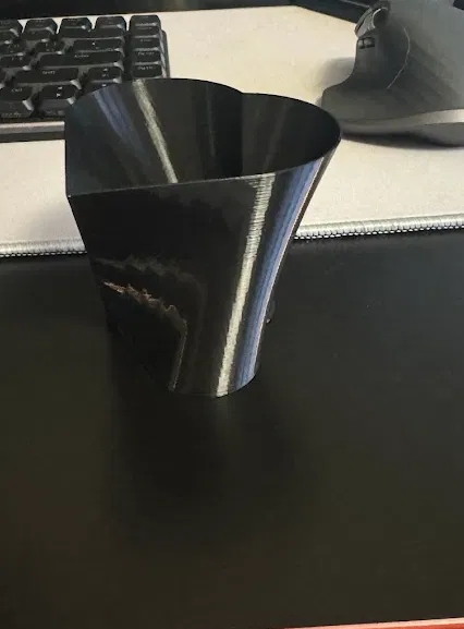 Bình Hoa Hình Trái Tim - Image 1