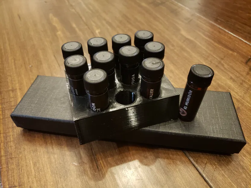 Kệ Đựng Dầu Dưỡng Râu Royal Beardsmen - Image 1