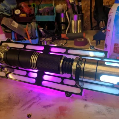 Giá Đỡ Lightsaber Gắn Tường Phiên Bản Cắt Laser