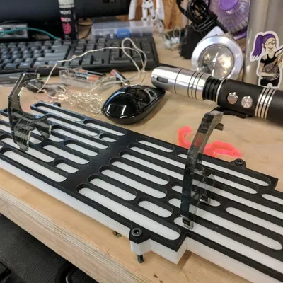 Giá Đỡ Lightsaber Gắn Tường Phiên Bản Cắt Laser