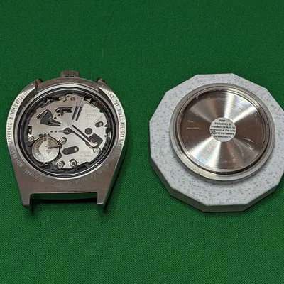 Dụng cụ mở đáy đồng hồ