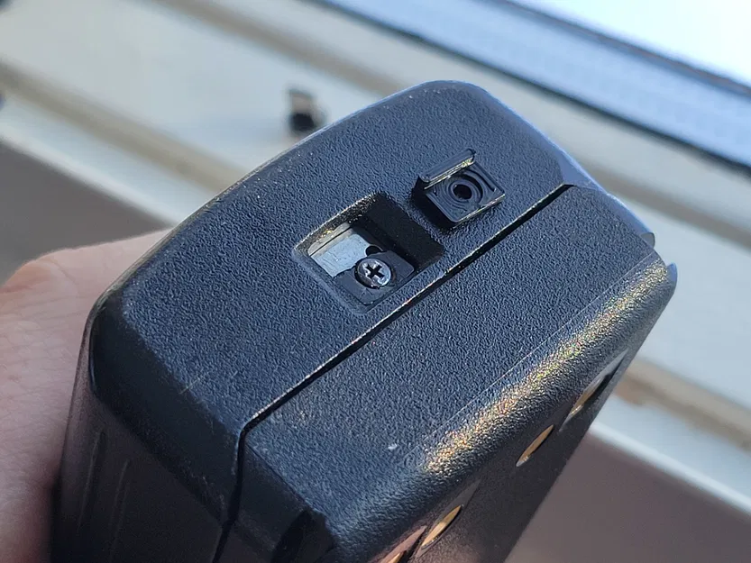 Chốt Pin Dùng Cho Vertex Standard EVX 531, EVX 534 và EVX 539 - Image 1