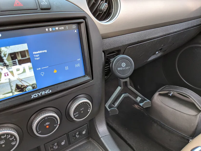 Giá Đỡ Điện Thoại Nam Châm An Toàn Hơn Cho Xe Hơi - Image 1