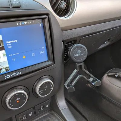 Giá Đỡ Điện Thoại Nam Châm An Toàn Hơn Cho Xe Hơi