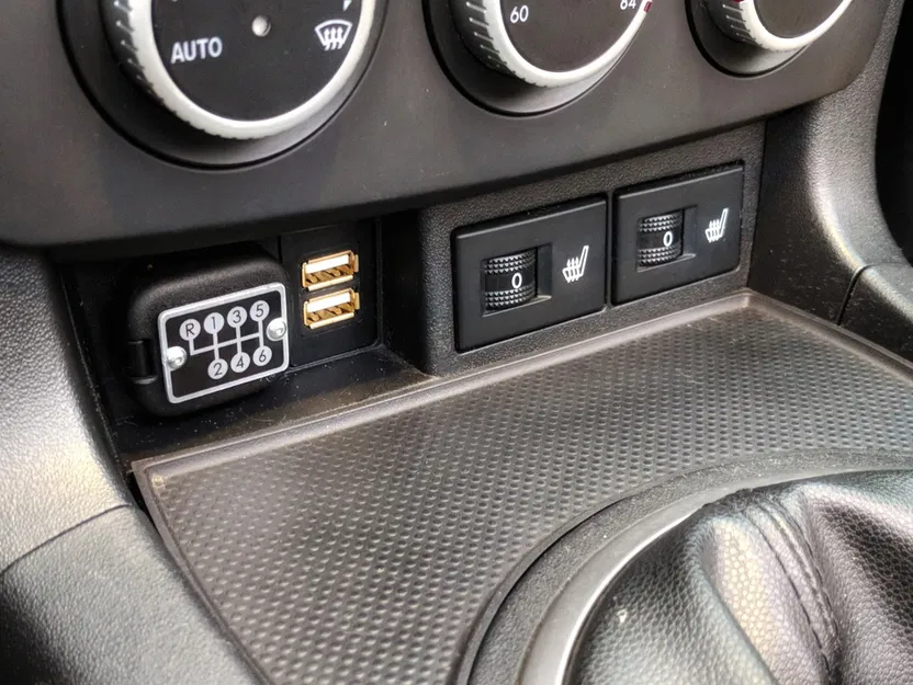 Miata NC Bose Jack USB Thay Thế (Bản Sửa Đổi) - Image 2