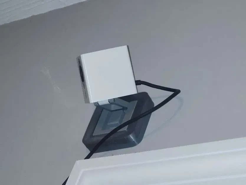 Giá treo tường cho Wyze Cam v2 - Image 1