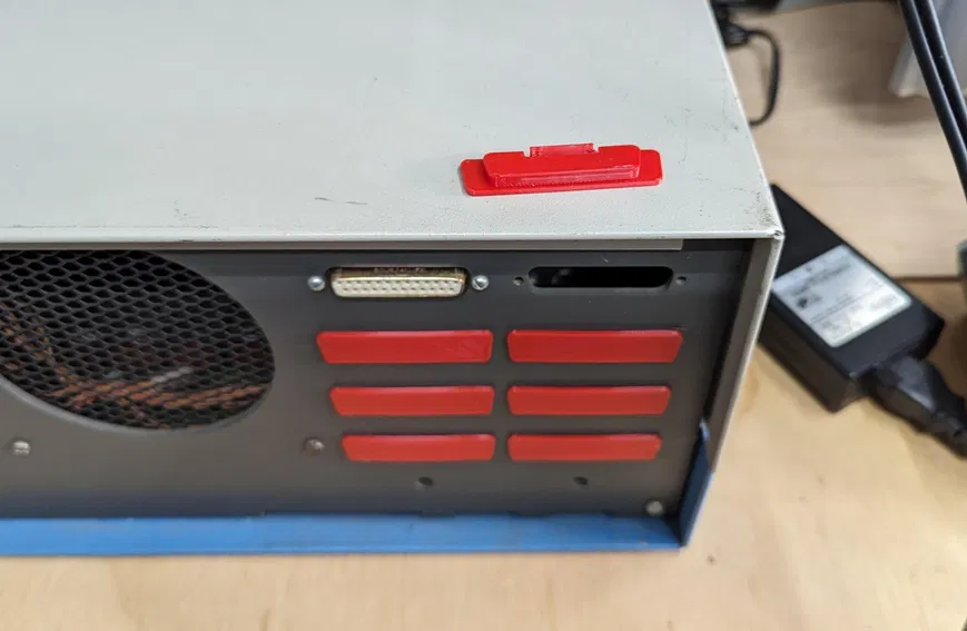 Tấm Che Lỗ Chờ Đầu Nối D-Sub - Image 3