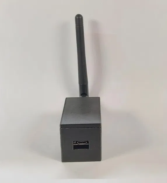 Hộp đựng Esp8266 có chỗ gắn anten wifi - Image 1