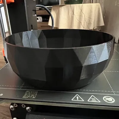 Cái tô đựng đồ ăn vặt xem TV