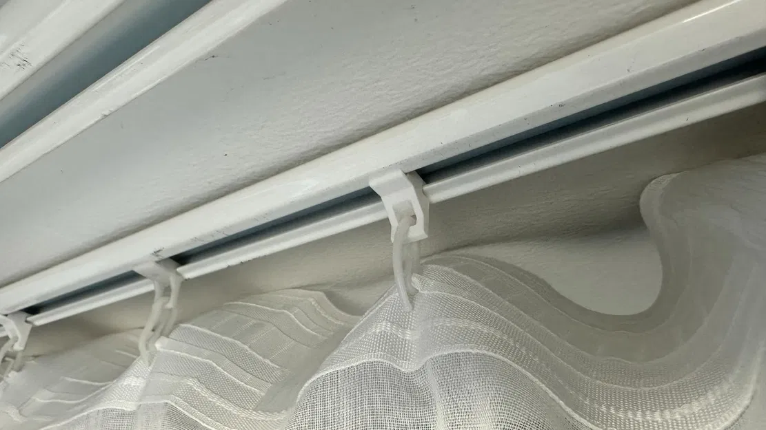 Con trượt thay thế cho móc/kẹp rèm vào thanh ray - Image 1