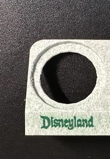 Kệ/Giá Đỡ Huy Hiệu/Đồng Xu Disneyland Anaheim x 3 - Image 1