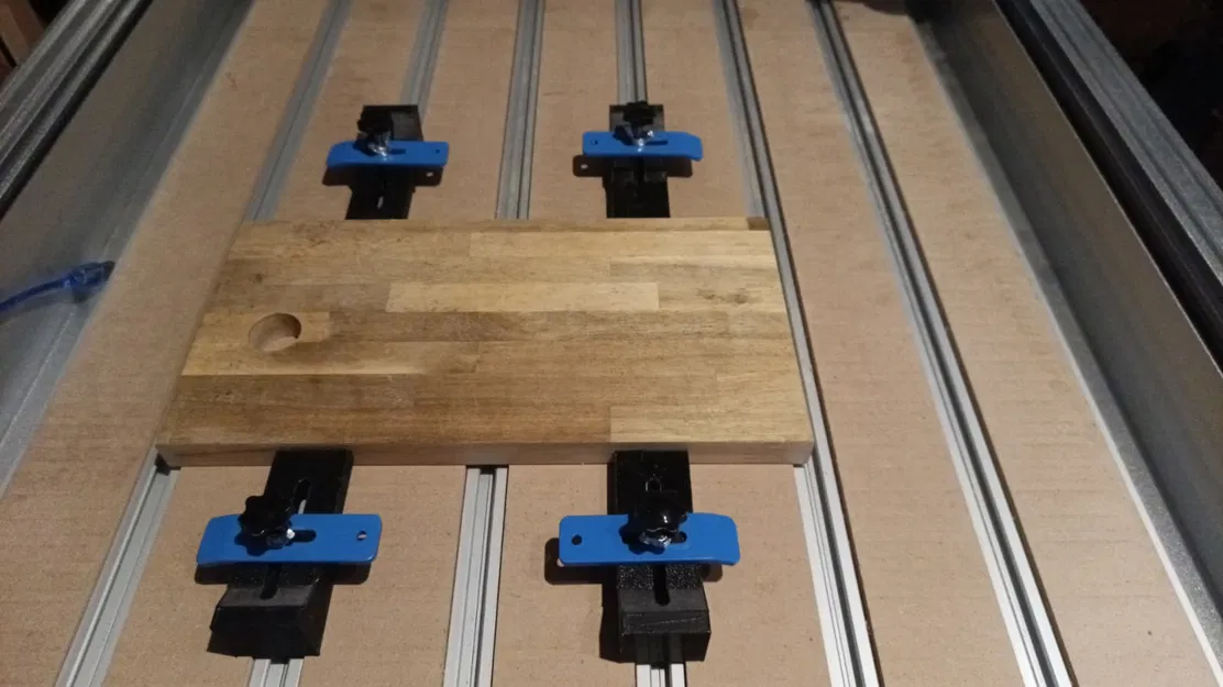 Kẹp Ngang Cho Genmitsu CNC - Image 1