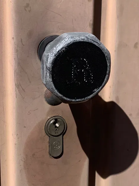 Nắp cho Tay Nắm Cửa Cuốn / Deckel für Garagentorknauf - Image 1