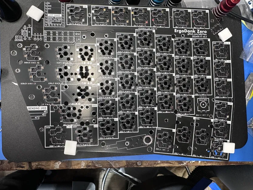 Chân đế giữ mạch ErgoDonk Zero - Image 2