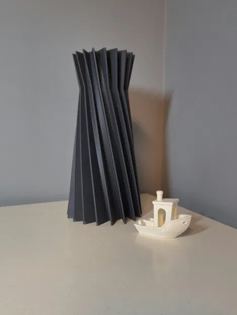 Bình Hoa Xoắn Kiểu Vô Cực - Image 3