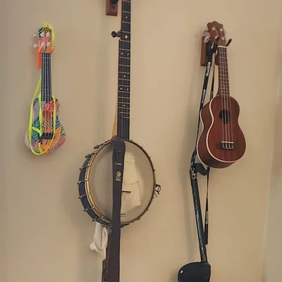 Kệ Treo Đàn Ukulele Cho Bé