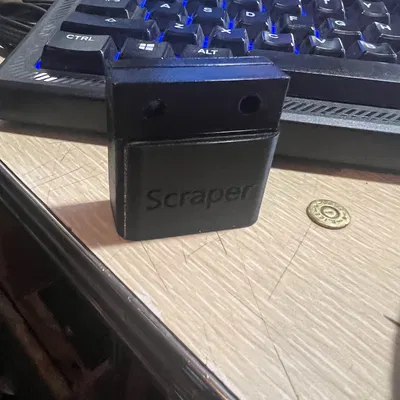 Giá treo dụng cụ cạo rác có lỗ vít và chữ khắc