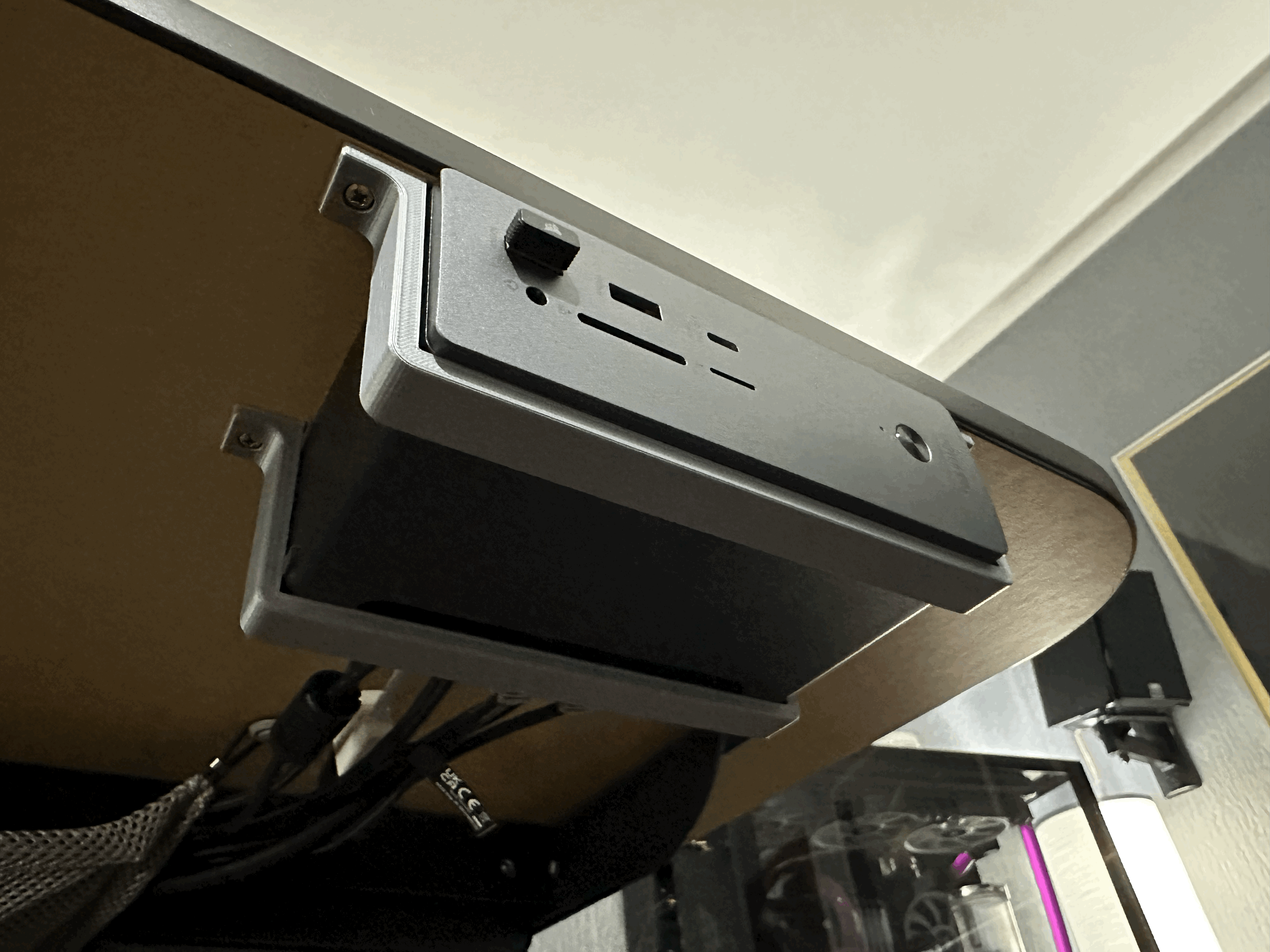 Giá Đỡ UGREEN Revodok Max - Image 2