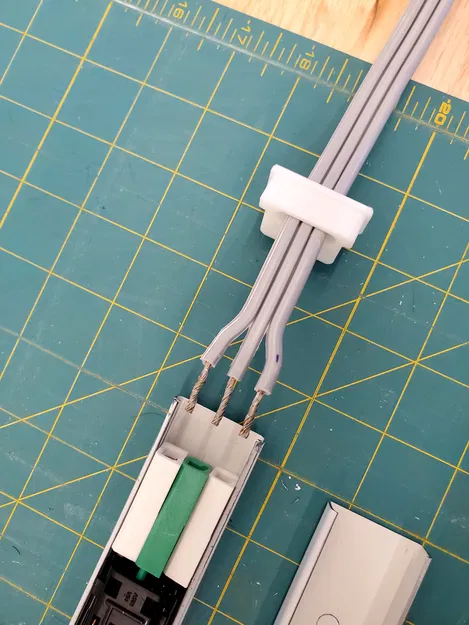 Nắp Bịt Đầu Dây Điện Cho Thanh Ray Cắm Điện Plugmold - Image 3