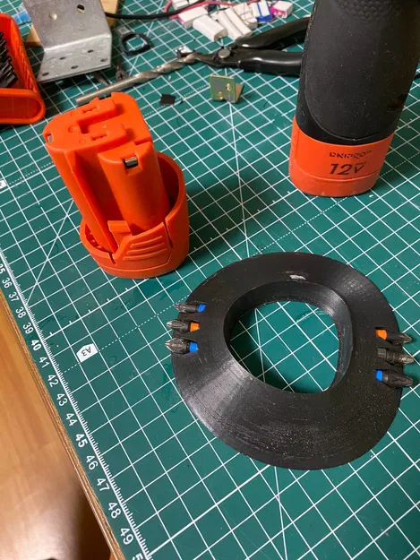 Nền tảng giữ tua vít (Dnipro-M BP-122) kèm chỗ gắn mũi vít - Image 1