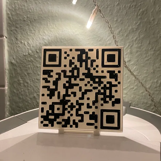 Mã QR Rickroll (kèm đế) - Image 1