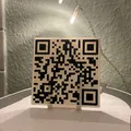 Mã QR Rickroll (kèm đế) - Thumbnail 1