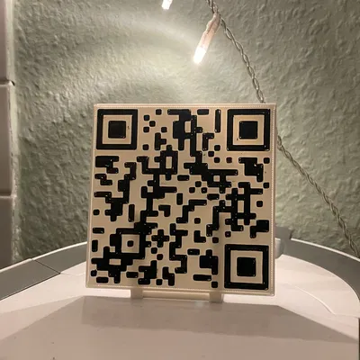 Mã QR Rickroll (kèm đế)